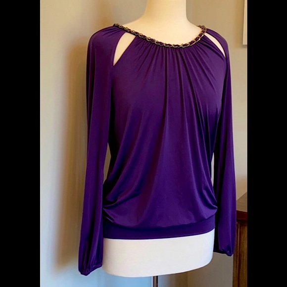 Guess Cut out Top with Gold Chain Accent - Picture 7 of 10